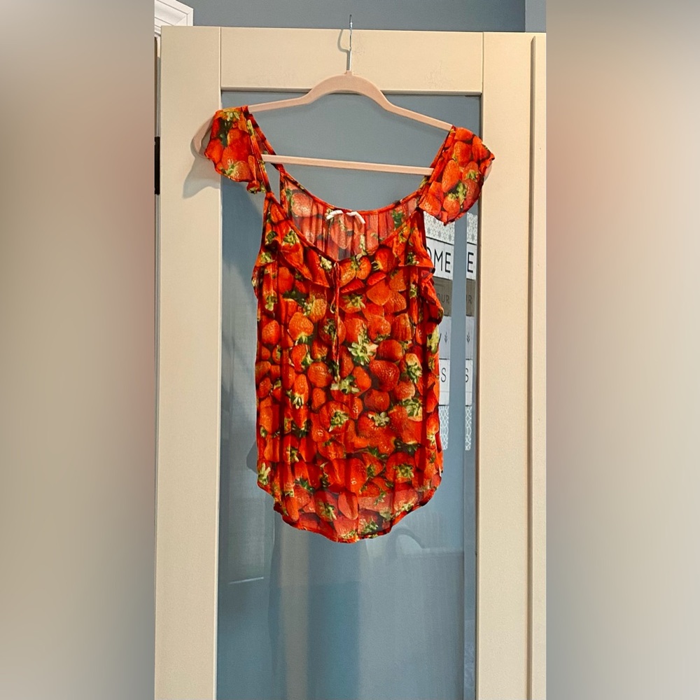 🍓Anthropologie Strawberry Ruffle Sleeveless Top